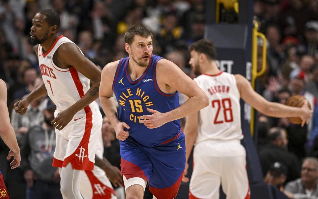 乐鱼app-NBA｜约基奇砍下赛季第25次三双，MVP之争又有悬念了