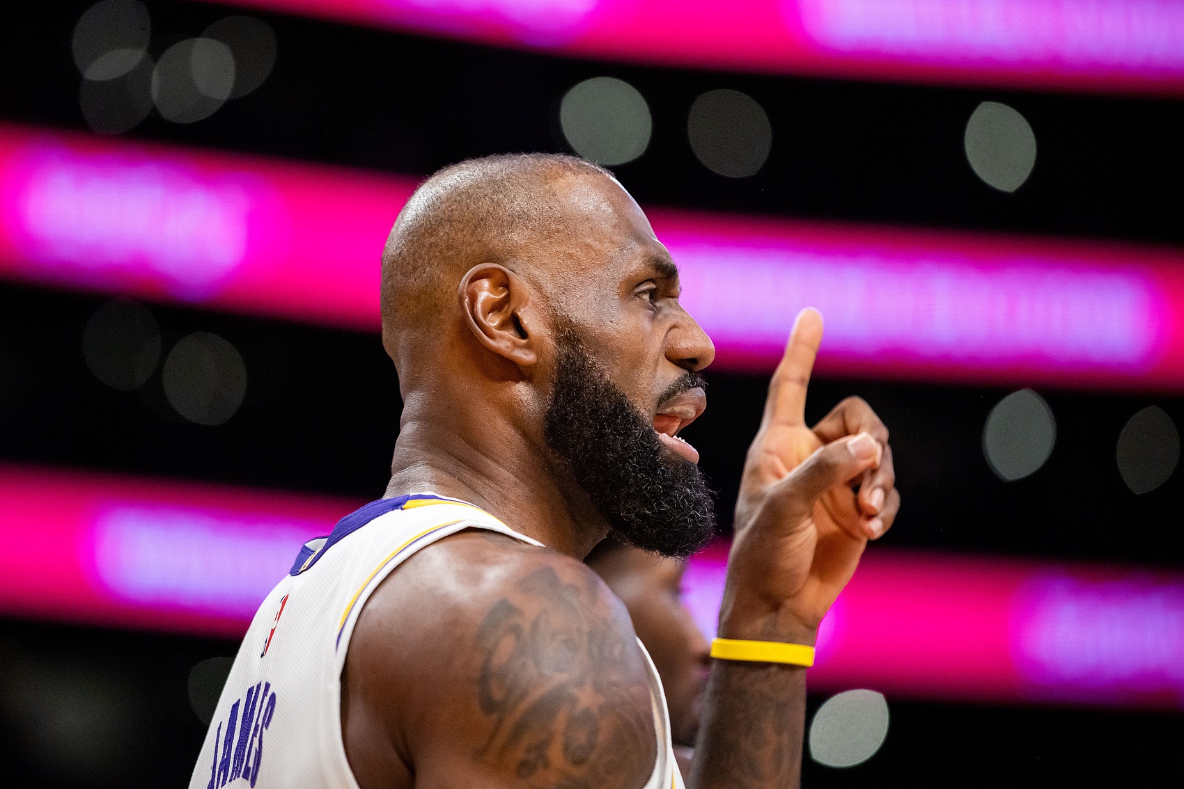 乐鱼app-香波特：若你没按老詹的要求跑位 他会故意传球失误&amp;让教练换下你